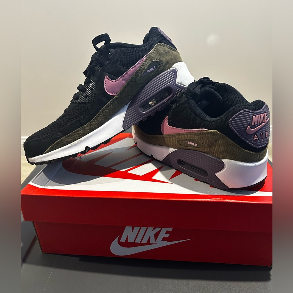 Nike Women's Shoes in Black, Pink, and Olive